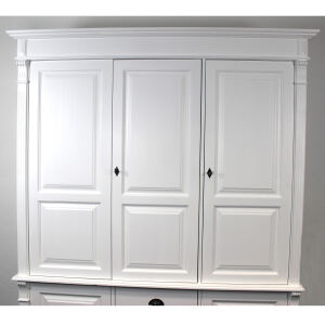 GroÃŸer Kleiderschrank in Landhausoptik, weiÃŸ