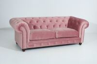 Chesterfield Sofa Old England (2,5-Sitzer) Samtvelours rosé