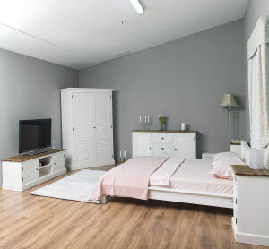 Landhaus TV-Sideboard Lamellentüren - Eichenplatte