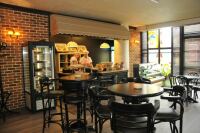Runder Bistro Stehtisch mit Säulenfuss 68 cm