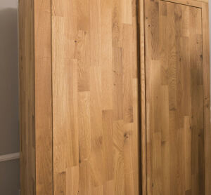 Kleiderschrank Wildeiche im Landhausstil