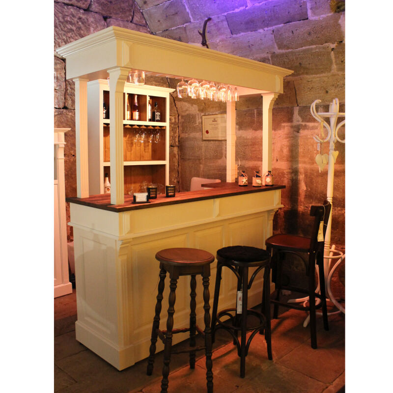 Landhausbar Salzburg mit Aufsatz rustikal