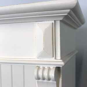 Wohnschrank im Landhausstil shabby chic altweiß