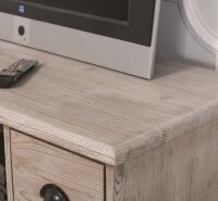 Rustikales TV-Sideboard hellgrau aus Massivholz