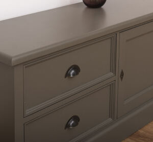 Braunes TV-Sideboard Lyon im Landhausstil