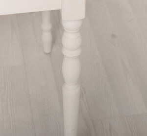 Rustikaler Massivholz Esstisch altweiß 120 x 70 cm - Eichenplatte