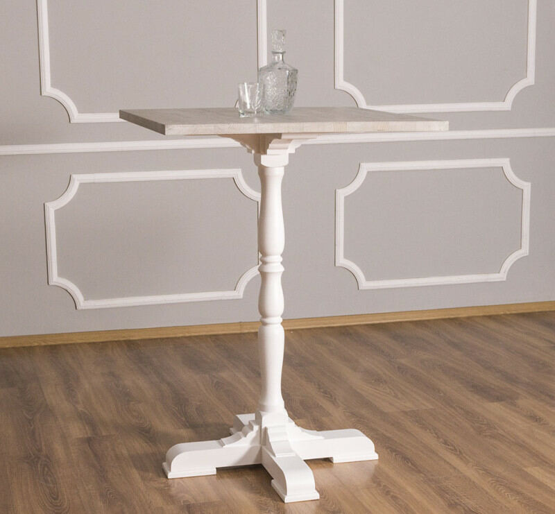 Weißer Bartisch im Landhausstil