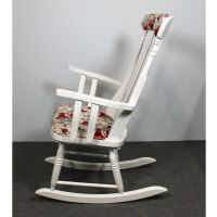 Weißer Schaukelstuhl mit großer Sitzfläche, Blümchen Design