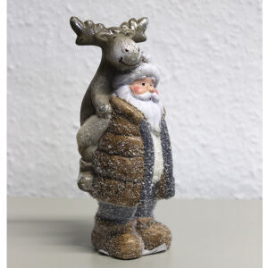 Santa mit Hirsch auf dem Rücken