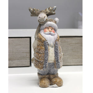 Santa mit Hirsch auf dem Rücken