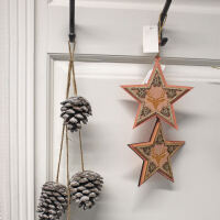 Holzstern mit Hirsch Ornament