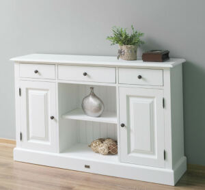 Weißes Sideboard im Landhausstil