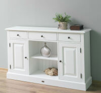 Weißes Sideboard im Landhausstil