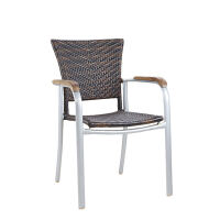 Moderner Gartenstuhl mit Armlehne braun