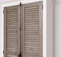 Kleiderschrank weiß im Landhausstil Massivholz