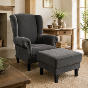 Ohrensessel mit Hocker im Landhausstil