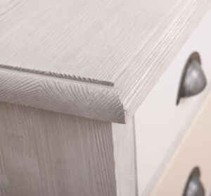 Vintage Apothekerschrank im Landhausstil rosa