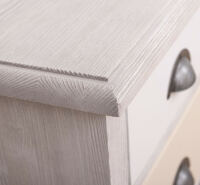 Vintage Apothekerschrank im Landhausstil rosa