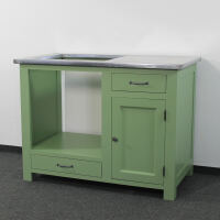 Grüner Backofenschrank mit Schublade im Landhausstil