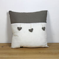 Landhauskissen weiß-braun mit Herzchen 45x45 cm