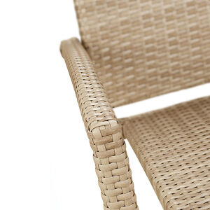 Robuster Gartenstuhl geflochten mit Armlehne hellbeige