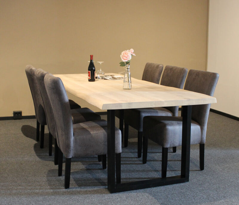 Baumkante Esstisch 240x100 White Wash mit 6 Stühlen