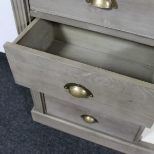 Landhausbuffet mit Glastüren und Schubladen