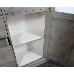 Landhausbuffet mit Glastüren und Schubladen