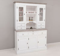Romantischer weißer Landhaus-Buffetschrank