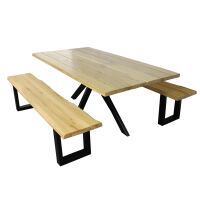 Terrassen-Sitzgruppe mit Spiderfuß-Tisch, 2 Baumkante Bänke