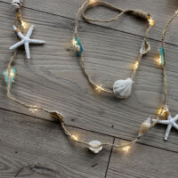 Maritime LED-Lichterkette mit Strandgut