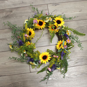 Landhausstil Dekokranz mit Sommerblüten