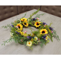Landhausstil Dekokranz mit Sommerblüten