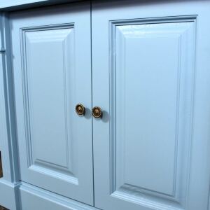 Blauer Waschtisch im Landhausstil - Eichenplatte