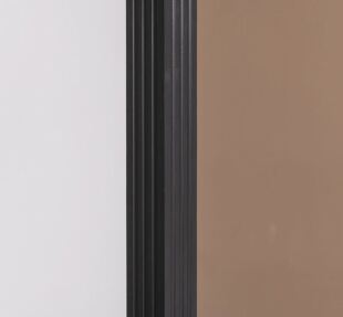 Rustikaler Eckbartresen mit Galerieaufsatz, schwarz-braun