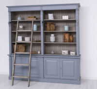 Bücherregal mit Leiter im Landhausstil Fehgrau
