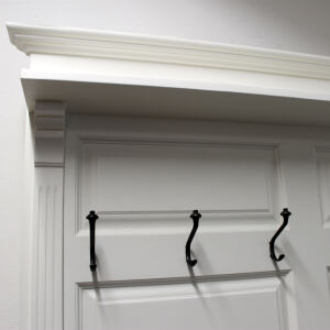 Landhausstil Garderobe altweiß, Deckplatte dunkelbraun