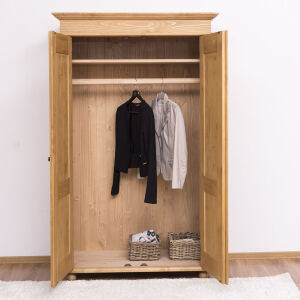 Kleiderschrank im Landhausstil Holz hellbraun gewachst