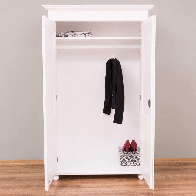 Vintage Kleiderschrank weiß mit viel Stauraum - Onlineshop für massive Landhausmöbel
