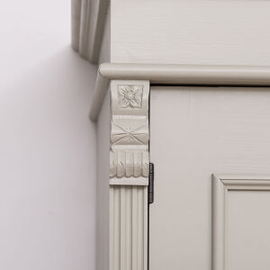 Massiver Kleiderschrank Vintage in steingrau