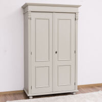 Massiver Kleiderschrank Vintage in steingrau
