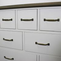 Apothekerkommode Landhausstil, cremeweiß mit gebürsteter Platte