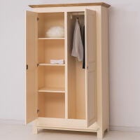 Massiver Kleiderschrank im Landhausstil