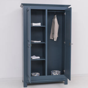 Massiver Landhausstil Kleiderschrank nachtblau