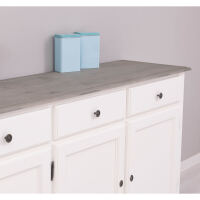 Massives Sideboard im Landhausstil