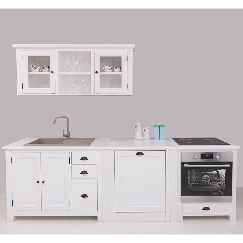 Weiße Landhausküche matt