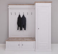 Große Landhaus Garderobe mit Schrank rechts