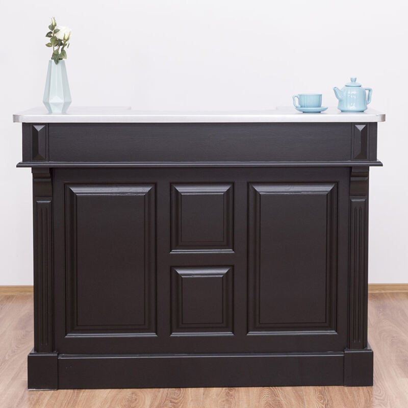 Schwarze Bartheke im Landhausstil mit Zinkplatte