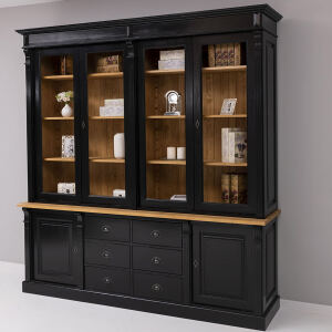 Großer schwarzer Vitrinenschrank im Landhausstil