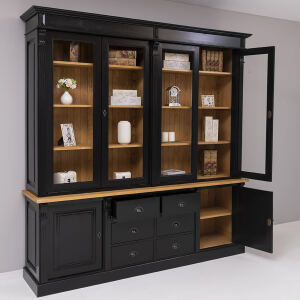 Großer schwarzer Vitrinenschrank im Landhausstil
